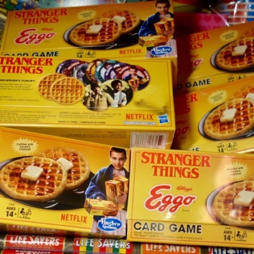 STRANGER THINGS ストレンジャーシングス Eggo カードゲーム