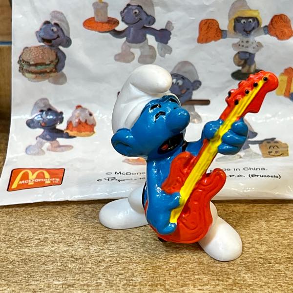McDonald's × Smurfs マクドナルド ハッピーミール スマーフ PVC フィギュア ギター アメリカントイと雑貨のRPM  ビンテージトイ、キャラクター雑貨。店頭販売と通販