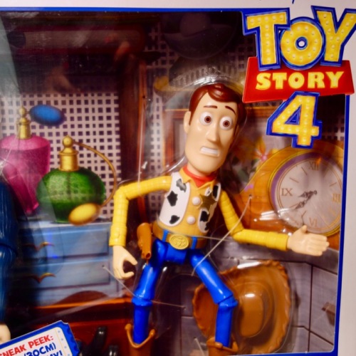 トイストーリー TOY STORY 4 BENSON AND WOODY ベンソンとウッディ 