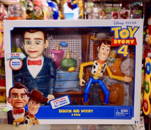 トイストーリー TOY STORY 4 BENSON AND WOODY ベンソンとウッディ 