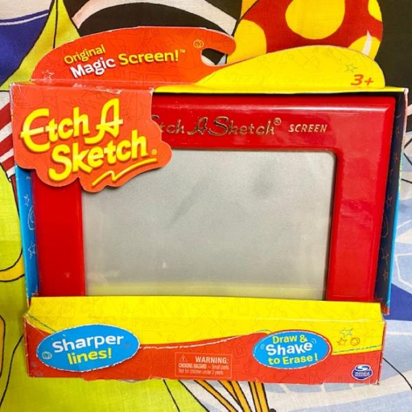 Etch A Sketch エッチアスケッチ (お絵かきボード)